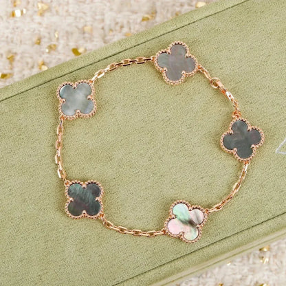 [AuraEcho Jewelry]CLOVER 5 MOTIF GRAY MOP  BRACELET