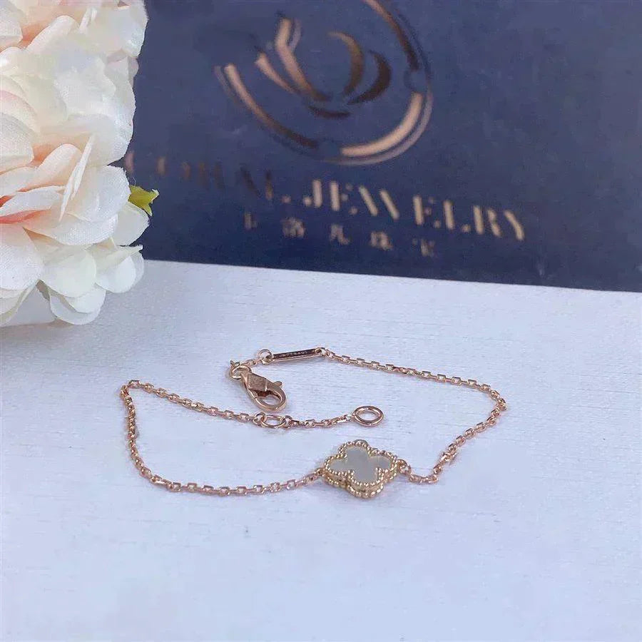 [AuraEcho Jewelry]CLOVER WHITE MOP SINGLE FLOWER BRACELET