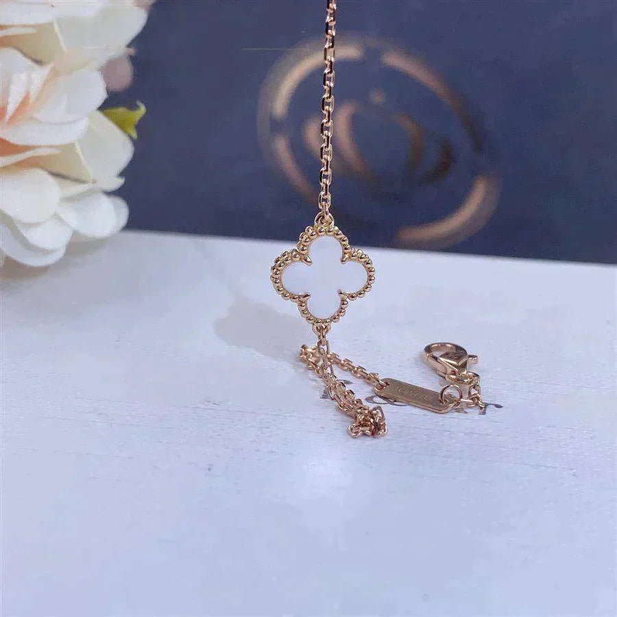 [AuraEcho Jewelry]CLOVER WHITE MOP SINGLE FLOWER BRACELET