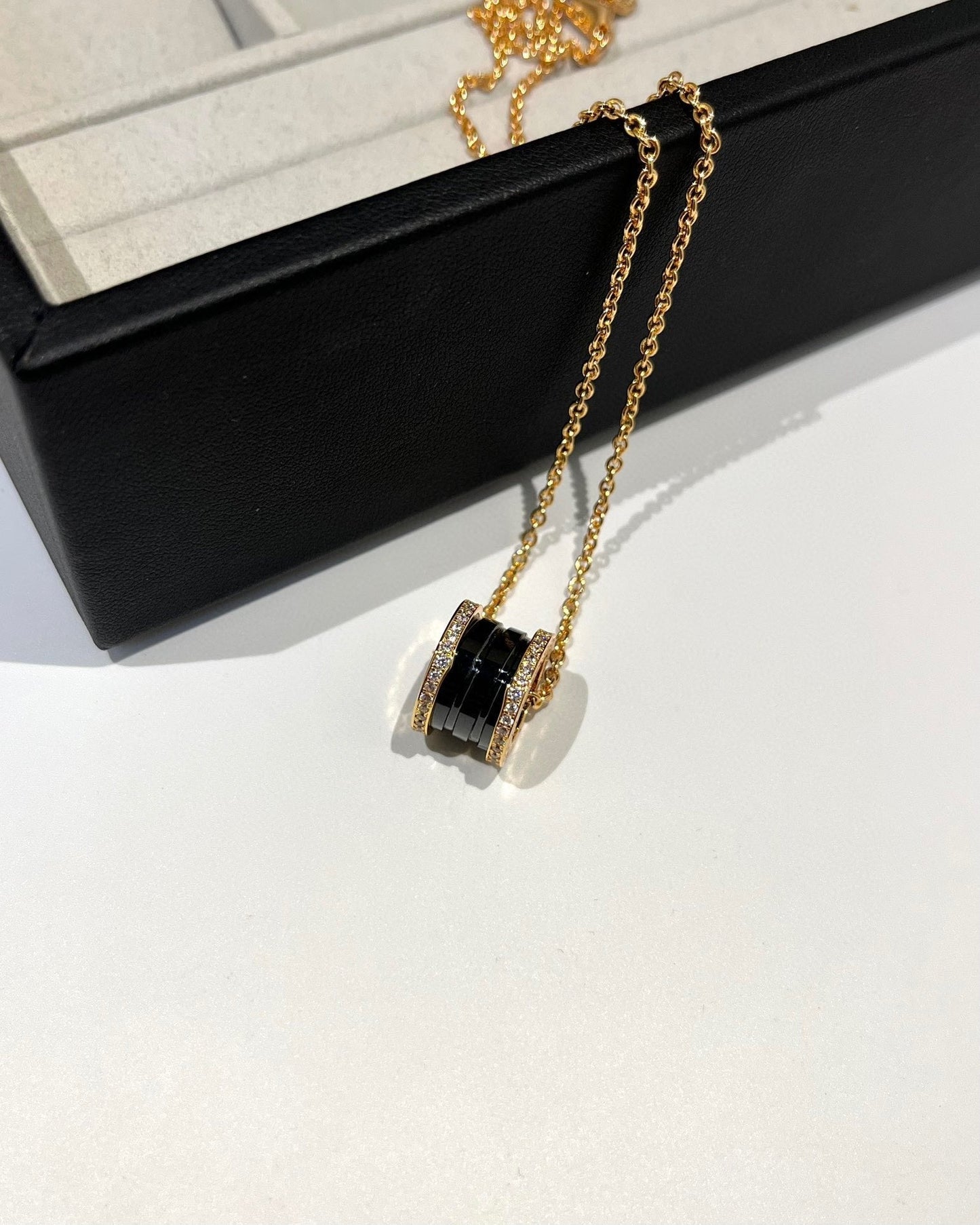 [AuraEcho Jewelry]ZERO 1 BLACK CERAMIC DIAMOND PINK GOLD NECKLACE