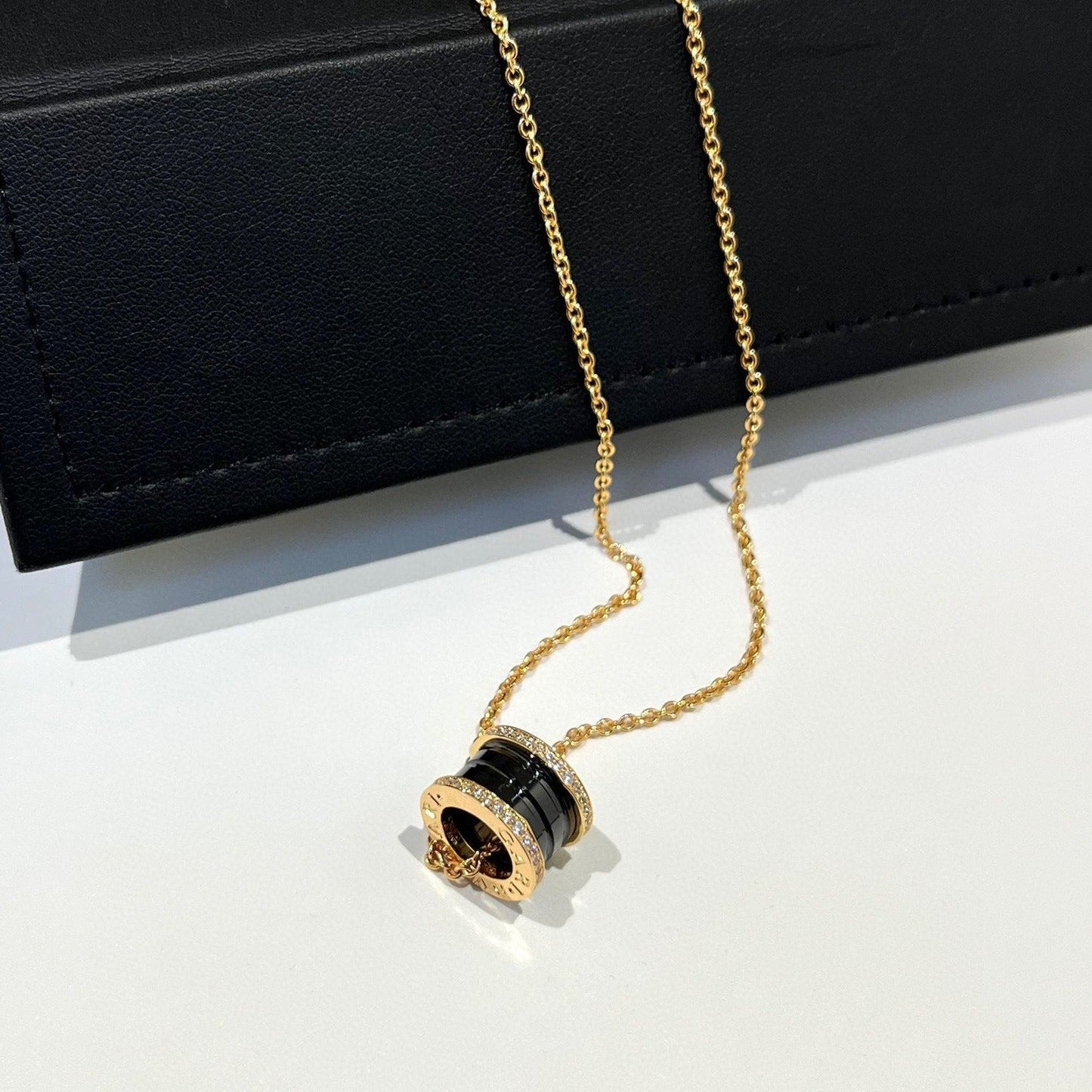 [AuraEcho Jewelry]ZERO 1 BLACK CERAMIC DIAMOND PINK GOLD NECKLACE