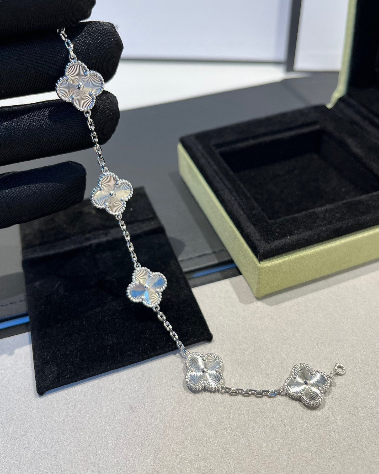 [AuraEcho Jewelry]CLOVER SILVER 5 MOTIFS BRACELET