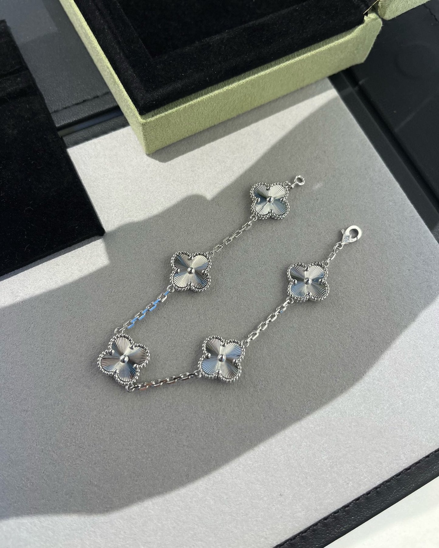 [AuraEcho Jewelry]CLOVER SILVER 5 MOTIFS BRACELET